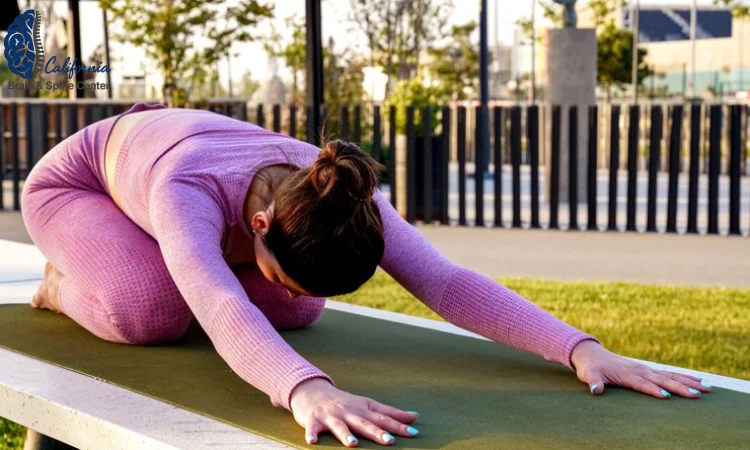 Minute 0–1  Grounding warm-up (“Find your floor”)